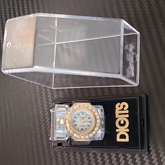 DIGITS Jewelry - Vintage digits ring watch